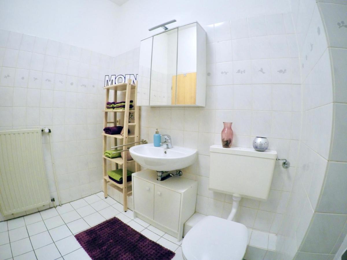 Vivid - Studioapartment Mit Balkon - Netflix - Wlan Wilhelmshaven Bagian luar foto