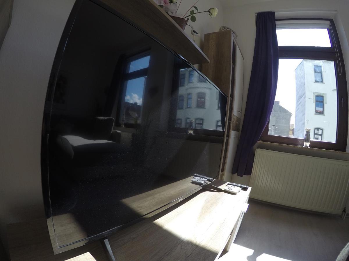 Vivid - Studioapartment Mit Balkon - Netflix - Wlan Wilhelmshaven Bagian luar foto